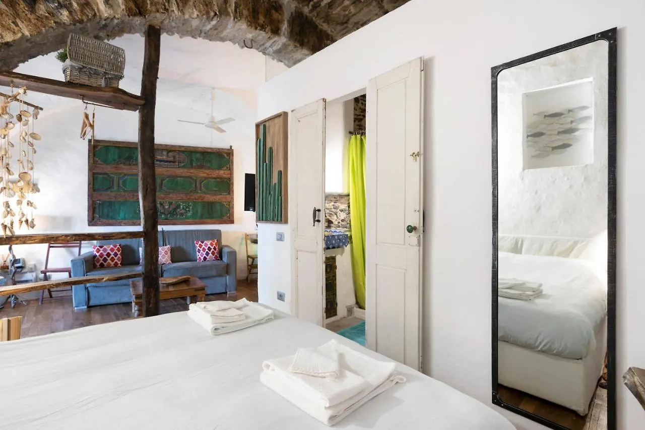 Green Cactus House La Spezia Italy